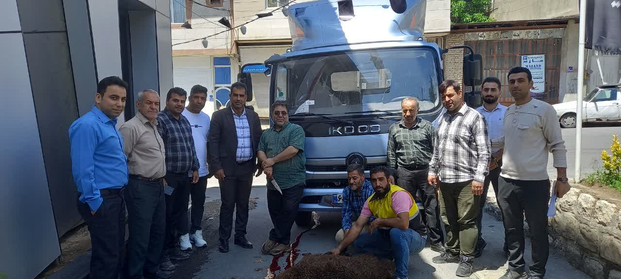 تحویل یک دستگاه خودروی 6 تن آرنا پلاس از سازمان شهرداریها و دهیاریها به صورت رایگان با پیگیری های مستمر شهردار رینه دکتر مقدم